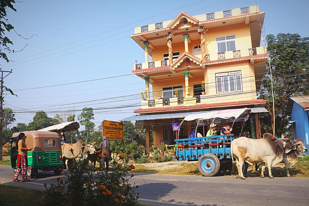 Tiger Corner Inn Homestay Sauraha Exterior photo